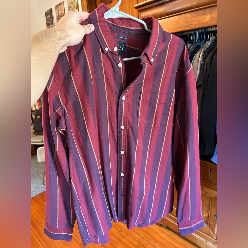 Gap men’s button down shirt, lightly worn